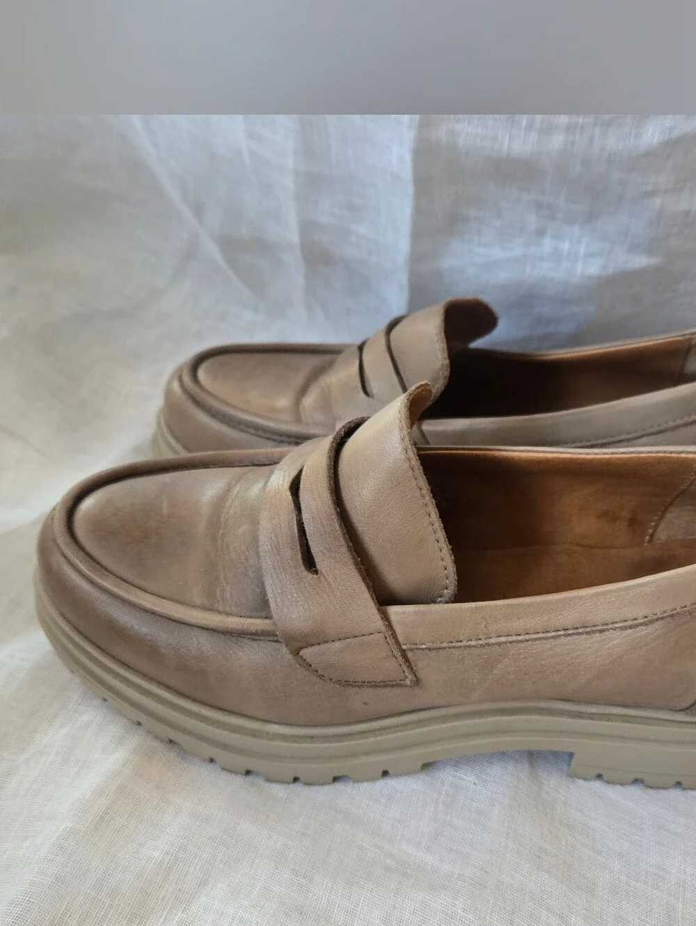 Miz Mooz Legend Taupe Leather Platform Lug Sole Penny Loafers Sz 39 (8.5-9)